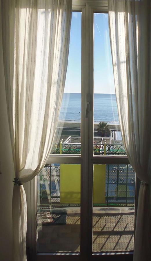 Апартаменты House By The Sea Альбиссола-Марина Экстерьер фото
